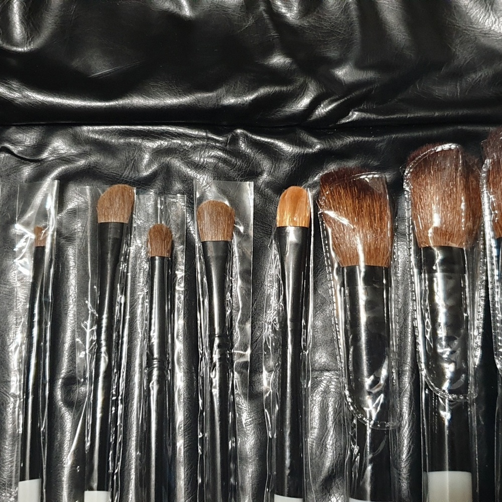 NEW-Karity Makeup Brushes - Picture 3 of 3